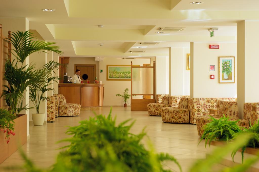 Hotel Portonuovo Вьесте Экстерьер фото